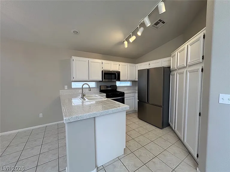 2543 New Morning Ave — Photo 4