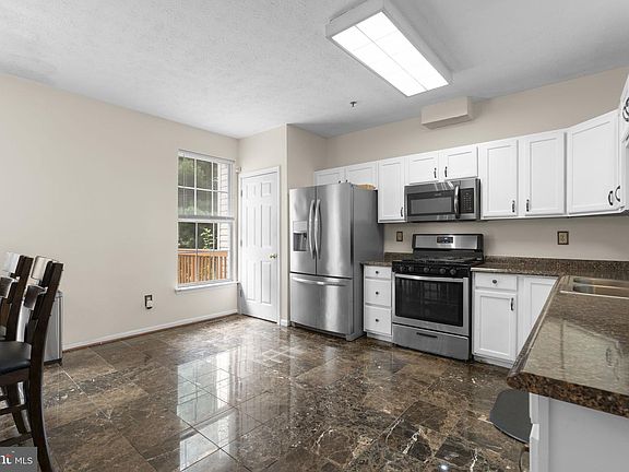 3rd image of 1725 Sea Pine Cir