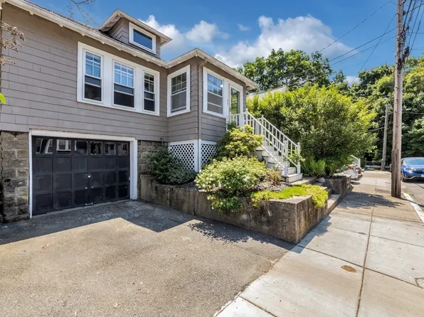 32 Cotuit St, West Roxbury, MA 02132