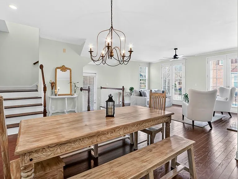 7205 Lowery Oak Dr — Photo 9