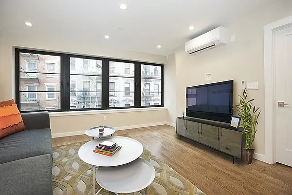 Rented by REAL New York | media 27