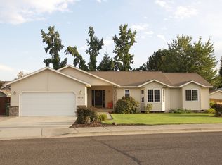 4310 Riverhill Dr, Pasco, WA 99301