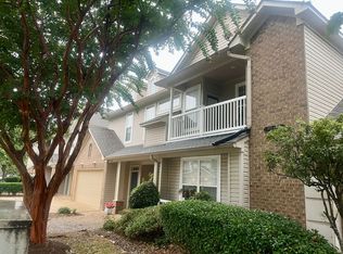 1049 Grand Oak Ln, Virginia Beach, VA 23455