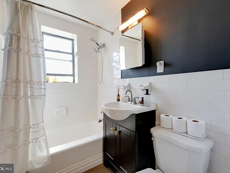 212 Oakwood St SE #322 — Photo 14