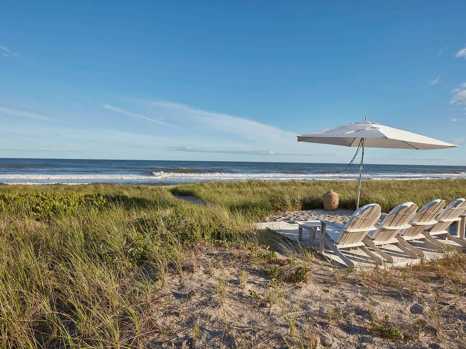 Exclusive Beachfront Living In Amagansett — Photo 2