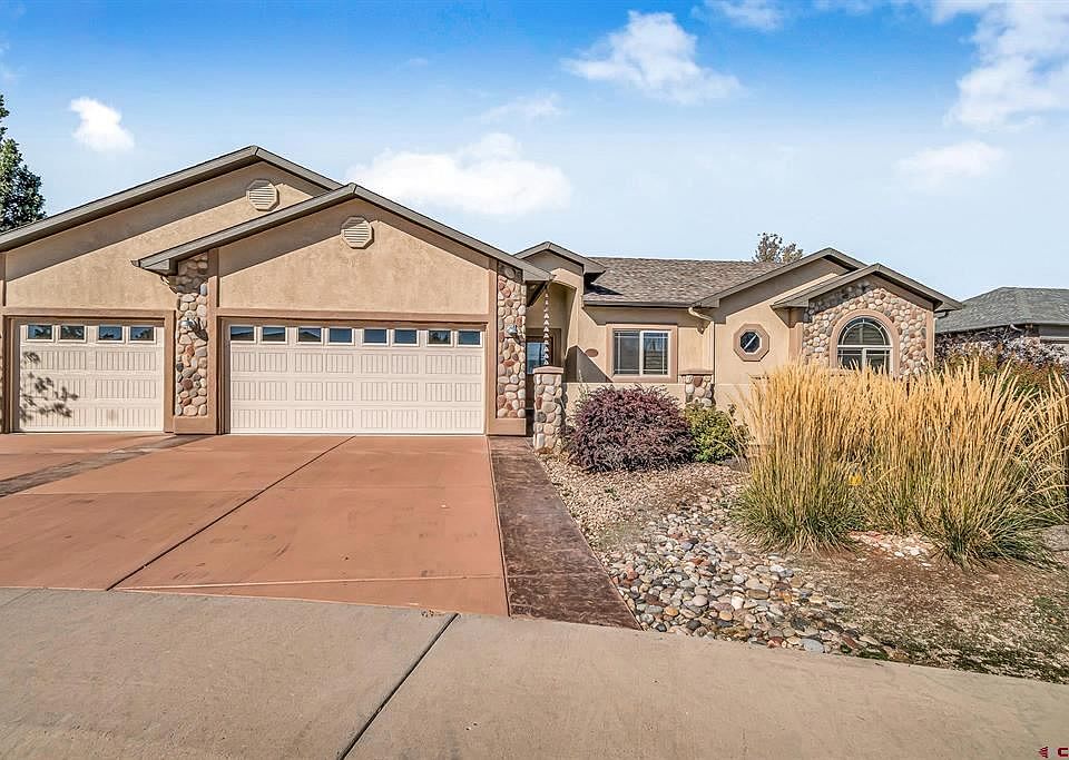 1st image of 915 Kami Cir