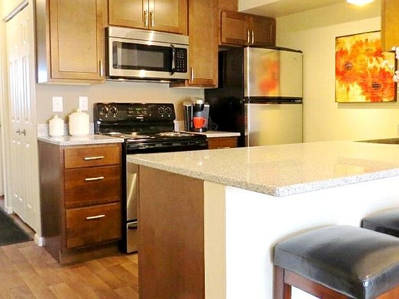 2nd image of 1160 Town Centre Dr APT 8