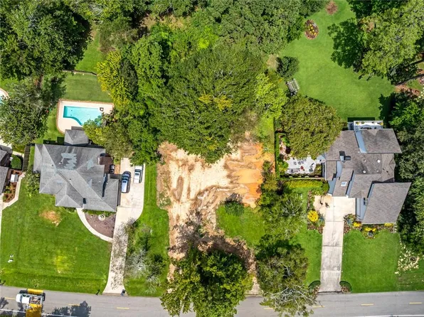 683 N Beau Chene Dr, Mandeville, LA 70471