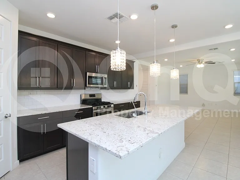 1130 E Armstrong Way — Photo 7