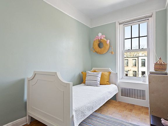 5th image of 493 13th St #3