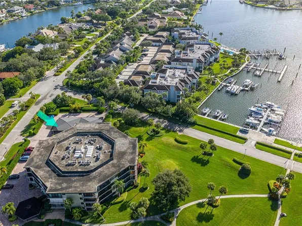 1825 Mooringline Dr, Vero Beach, FL 32963