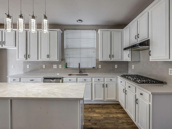 4th image of 4108 Camrose Dr
