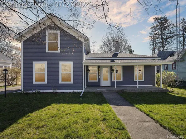 614 N Saginaw St, Owosso, MI 48867