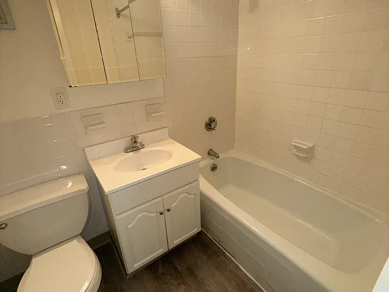 1025 Hancock St #12D — Photo 3
