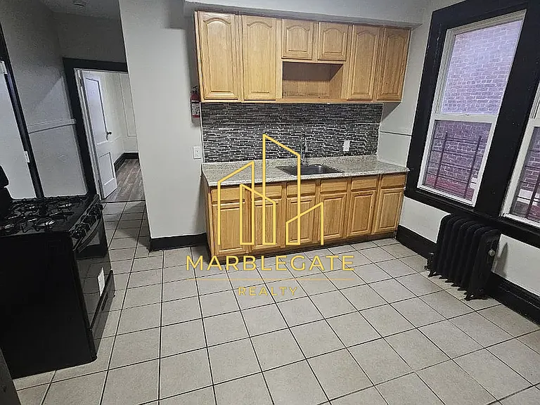 81 Montgomery Ave #22 — Photo 2