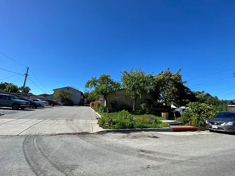 122-126 W Ramona St — Photo 21