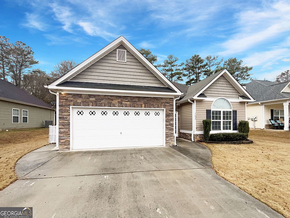 1st image of 152 Autumn Glen Dr