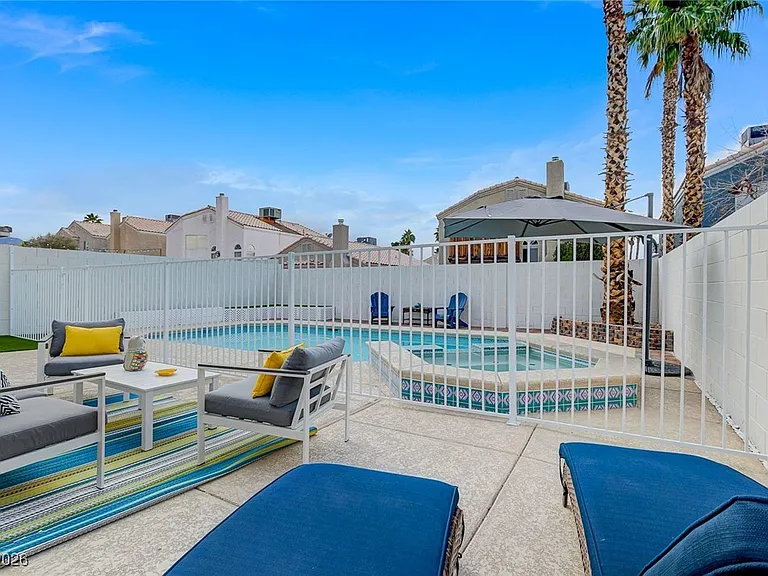 8208 Ogee Dr — Photo 45