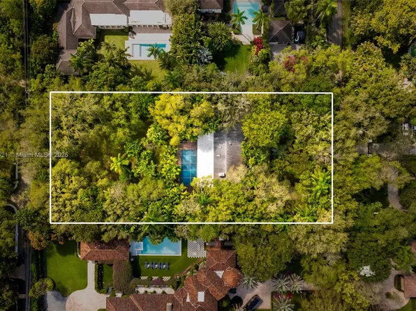 5100 Pine Dr, Miami, FL 33143