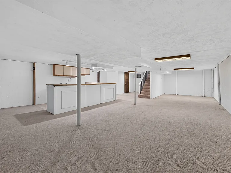 2313 W 71st St — Photo 23