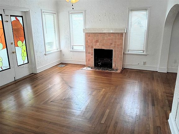 3rd image of 2346 SW 20th St