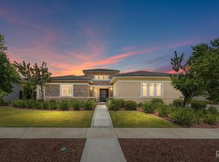 11520 Heliotrope Ct, Bakersfield, CA 93311