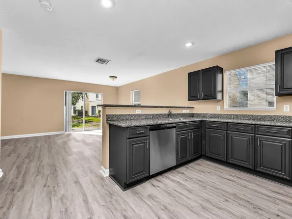 957 SW 15th St, Deerfield Beach, FL 33441