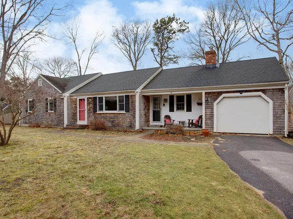 31 Kencomsett Circle, Yarmouth Port, MA 02675