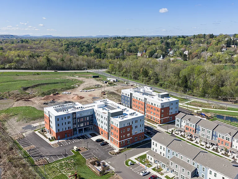 Heights at Village at Park River — Photo 40