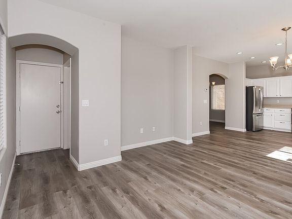 5th image of 5565 Sun Temple Ave