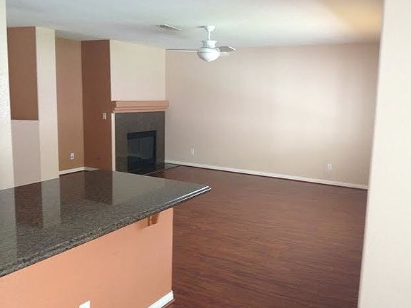 Living room/Kitchen area