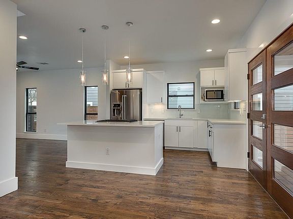 3rd image of 8810 Santa Clara Dr
