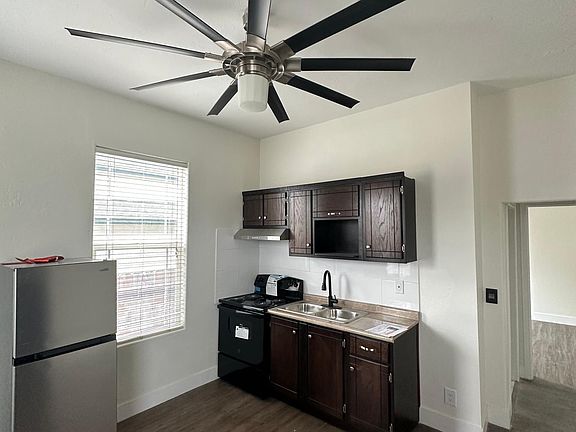 4th image of 708 D Ave