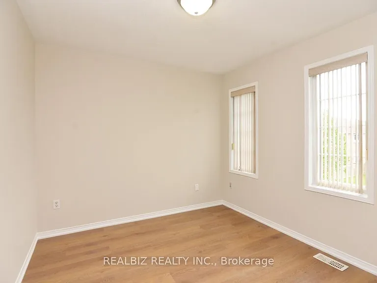 627 Caboto Trl — Photo 8