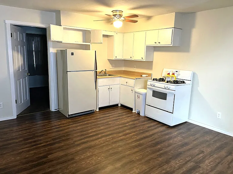 342 W 21st St #2 — Photo 1