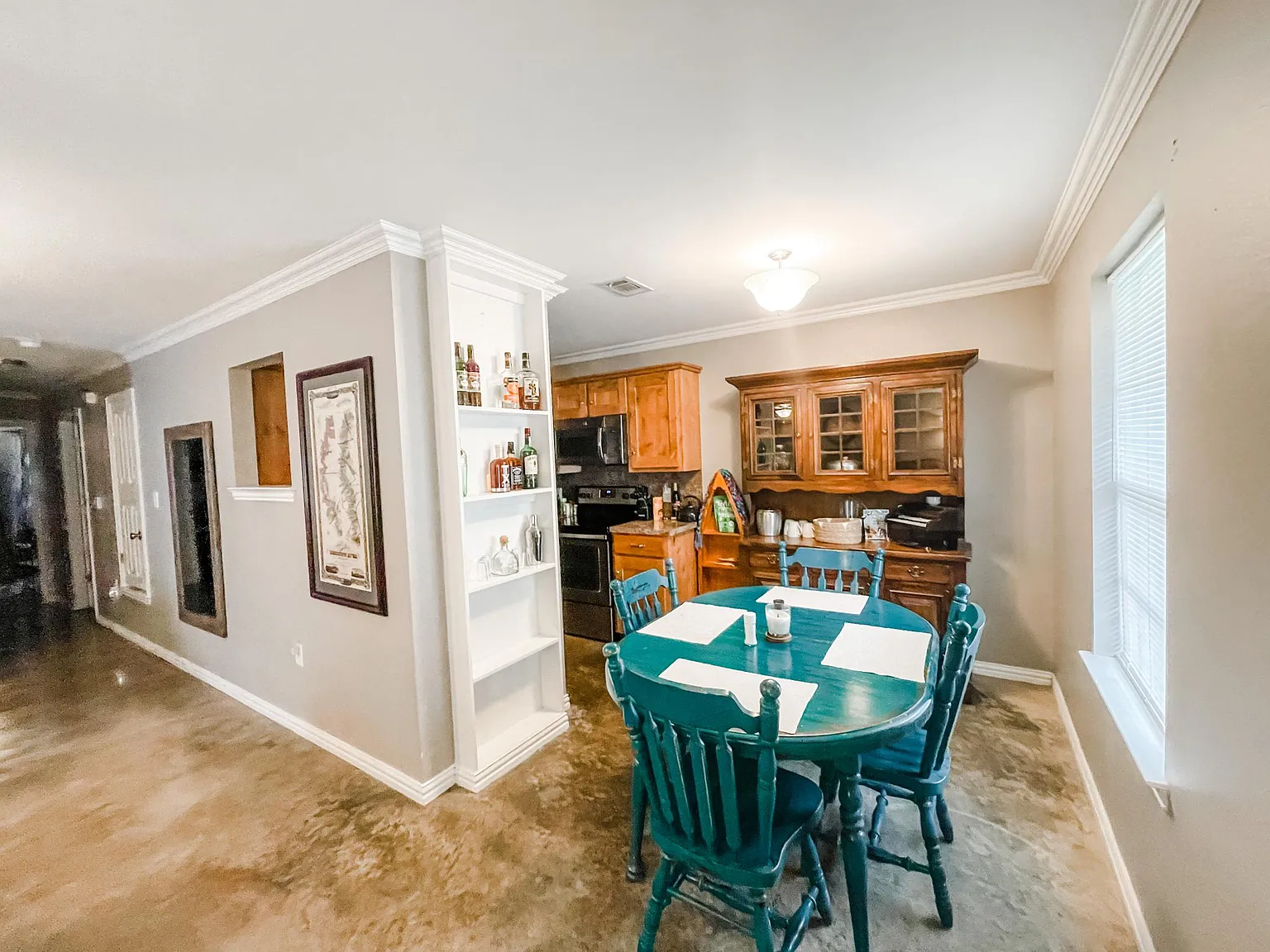 306 W Smith St — Photo 4