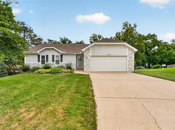 1650 N Sunset St, Olathe, KS 66061