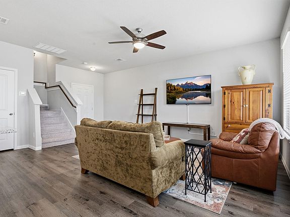 4th image of 2542 Sturgeon Way