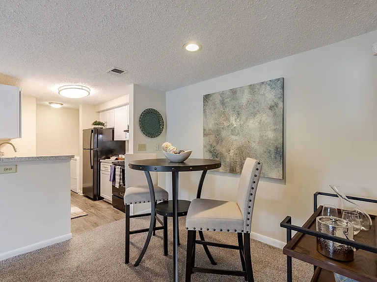 Kingscrest Apartments — Photo 13