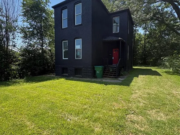 3621 Saint Marys Ln, Saint Louis, MO 63121