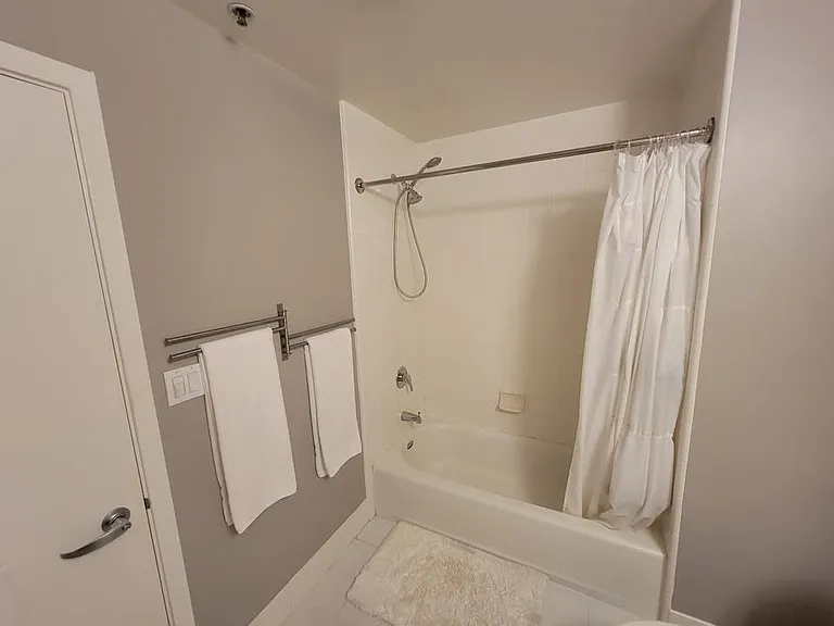 250 King St #742 — Photo 10