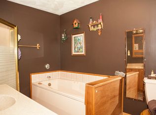 285 Donahue Rd, Pascoag, RI 02859