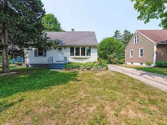 2nd image of 4809 Rothman Pl