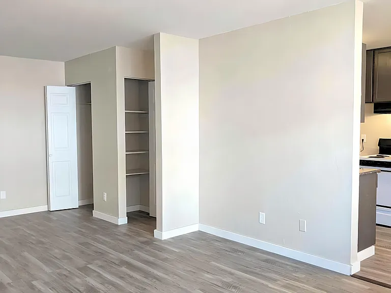 1067 Van Dyke St — Photo 24