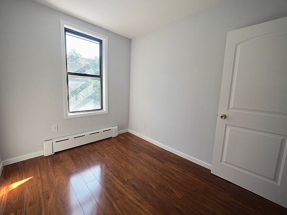 4th image of 23-11A Broadway #2FF