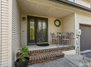 6 Elm Ter, Flemington, NJ 08822