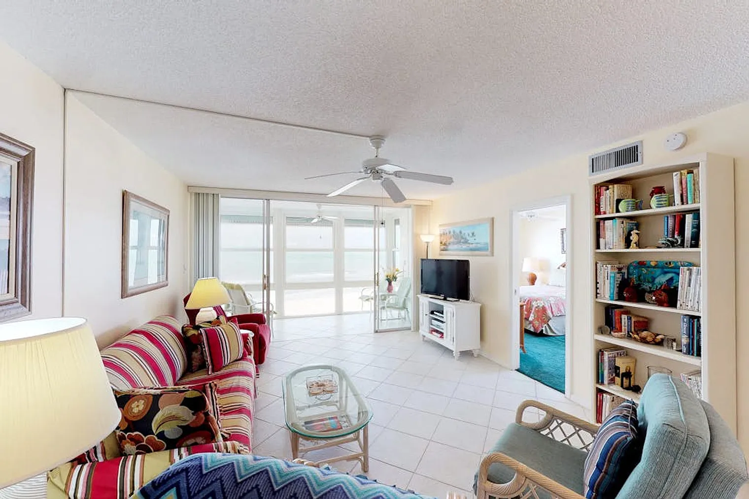 2 bed, 2.0 bath, 990 sqft, $6,035 — Photo 2