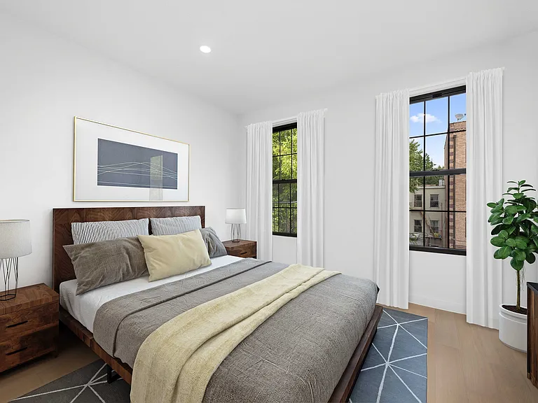 586 Manhattan Ave #2W — Photo 8