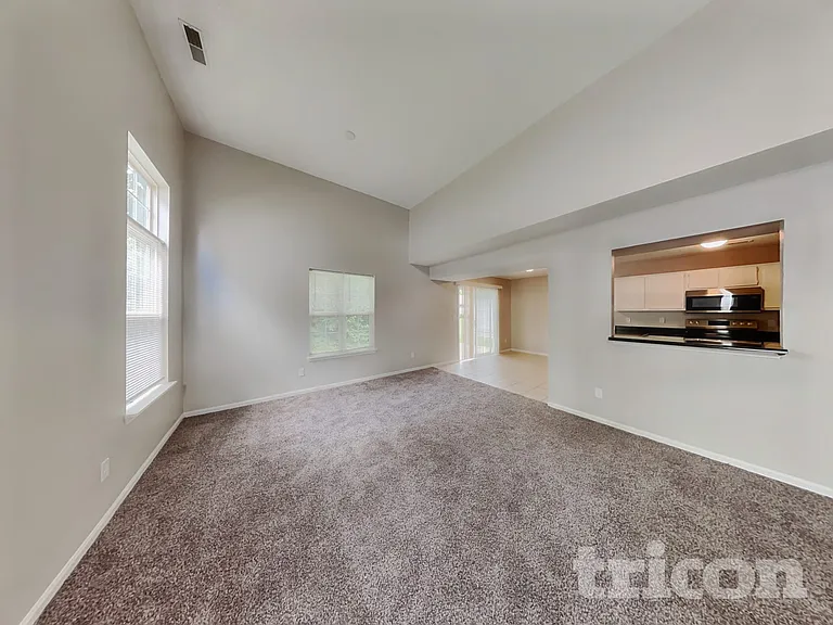 644 Meadows Edge Ln — Photo 3