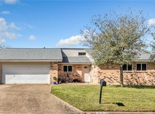 2515 Whispering Oaks Cir, Bryan, TX 77802